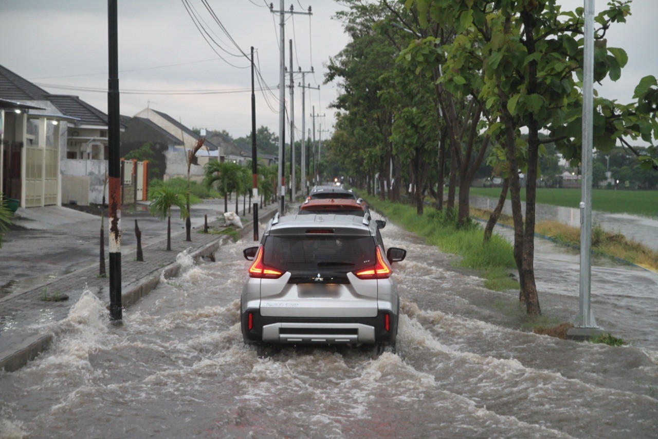 Lima Keunggulan Mitsubishi Xpander Cross Dalam Menghadapi Banjir 